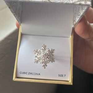 NWT Silver Snowflake Ring Size 7